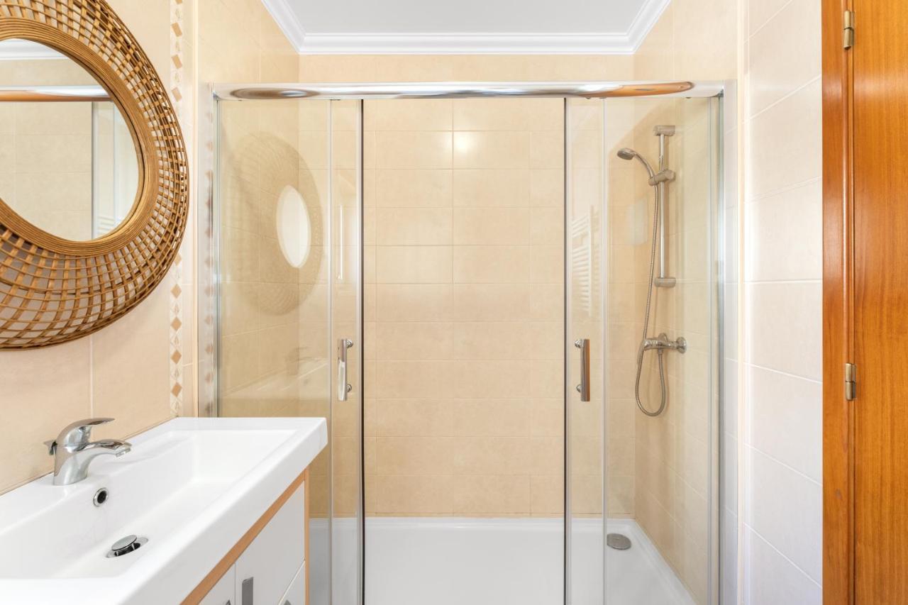 Ocean Getaway - Private Parking And Sea View Apartman Nazaré Kültér fotó